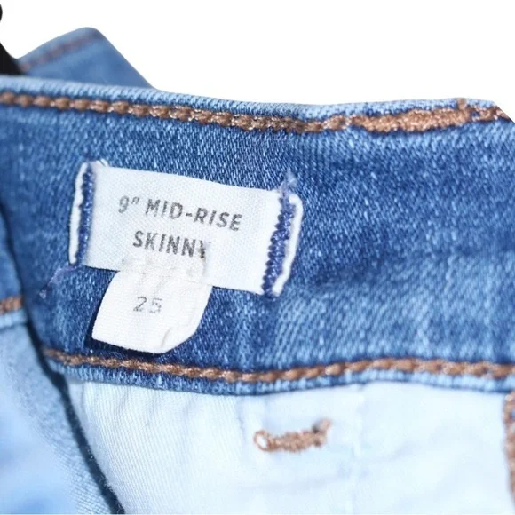 Madewell 9" Mid-Rise Skinny Jeans in Patty Wash - Picture 10 of 11